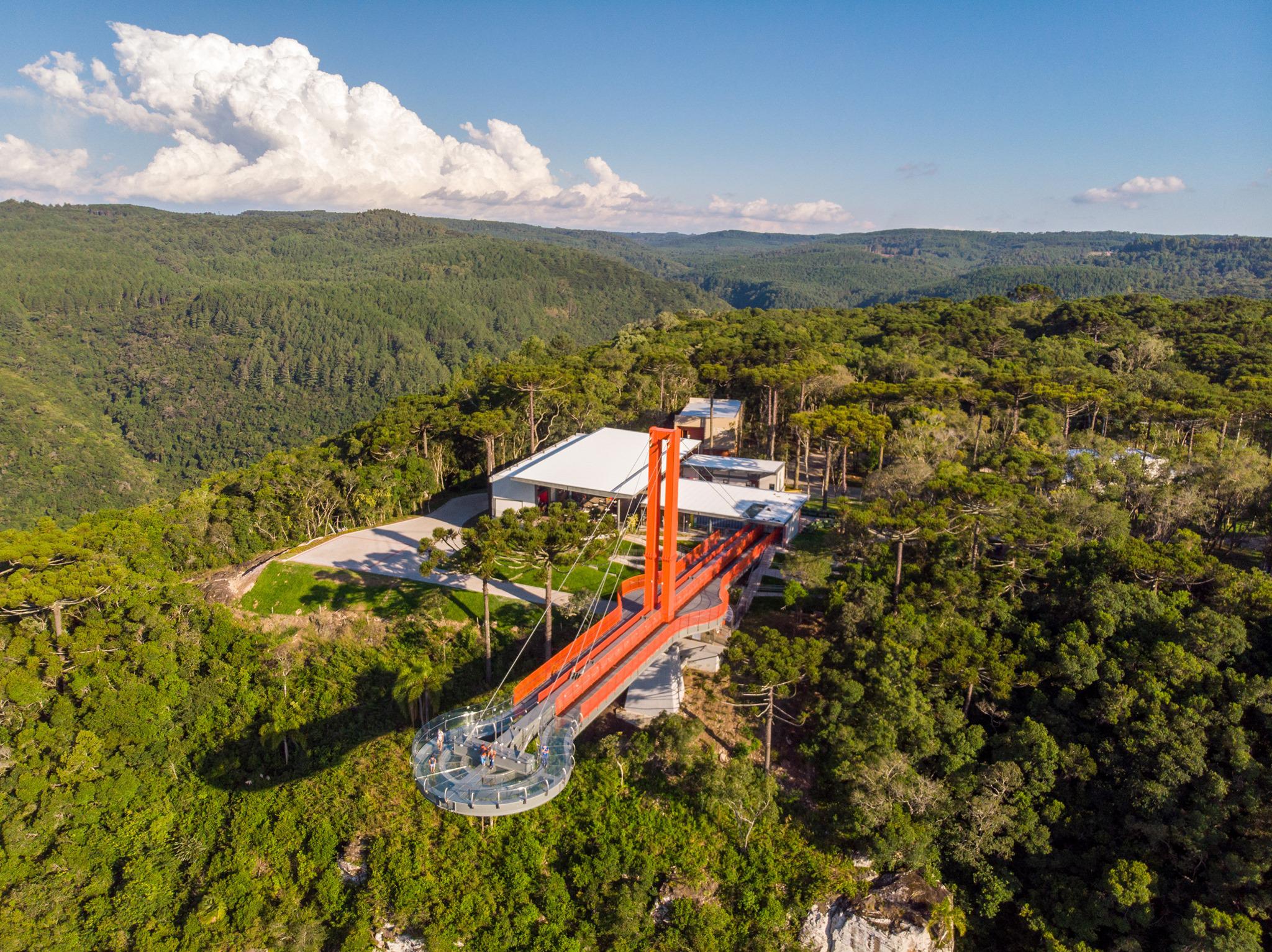 Kilátó a legbátrabbaknak Brazíliában, ahol völgy felett lebeghetsz