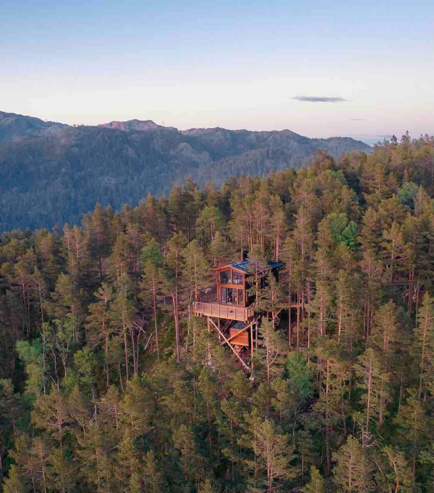 Kabinok a toplista élén! Az airbnb legjobb erdei házai Európában