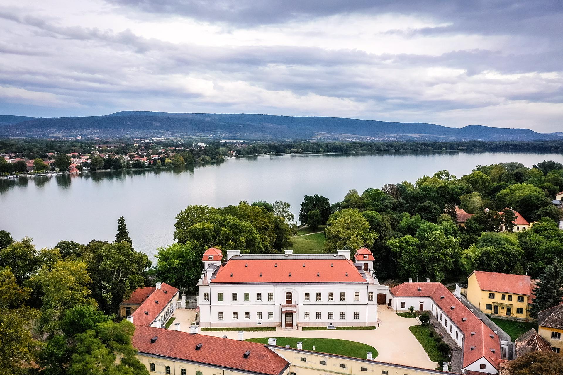 Egy mini nyaralás Tatán?