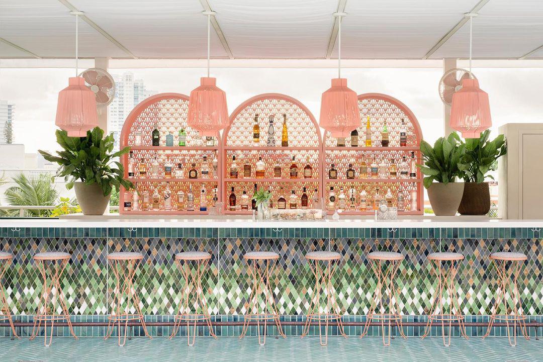 Pharrell Williams art déco hotelt nyitott Miamiban