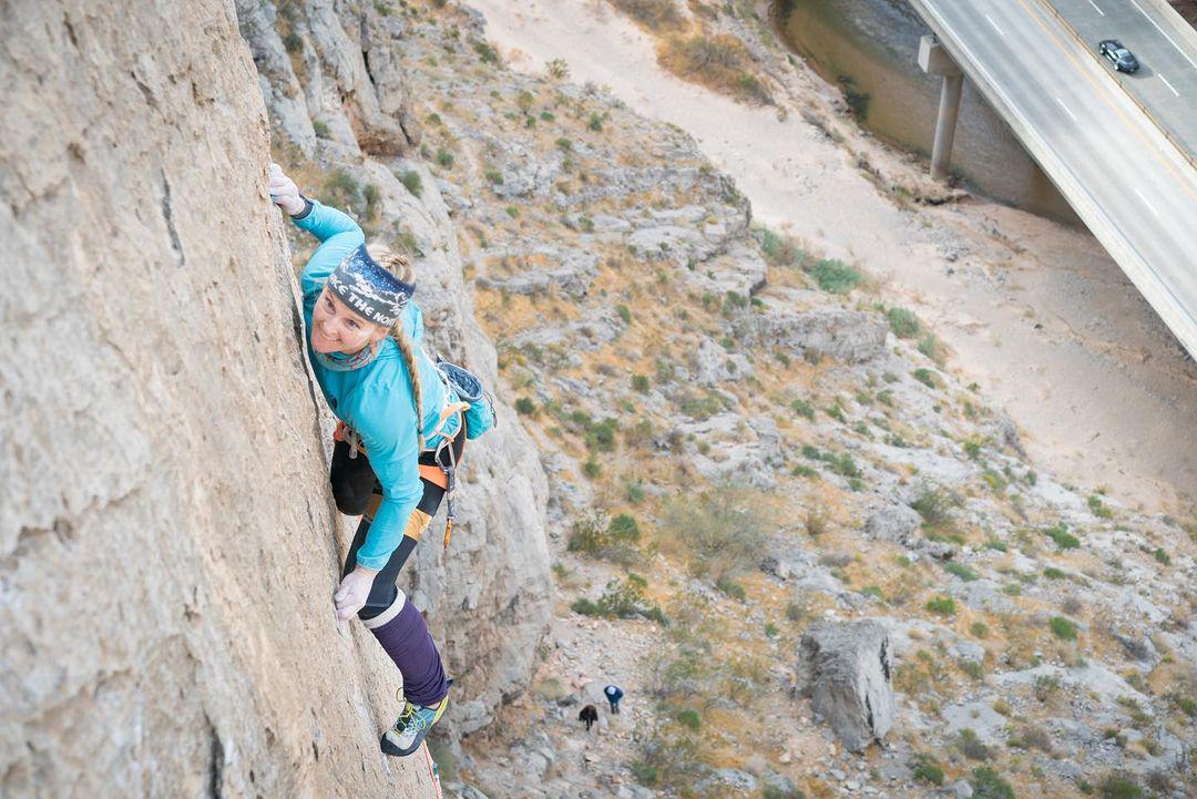 Emily, aki 21 óra alatt szabadmászással jutott fel az El Capitanra
