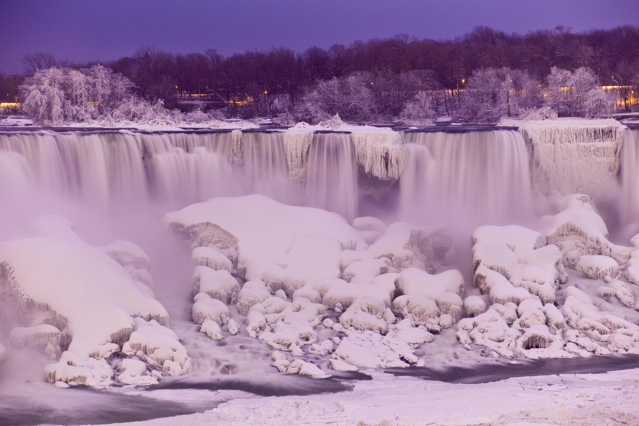 Ilyen, amikor befagy a Niagara-vízesés