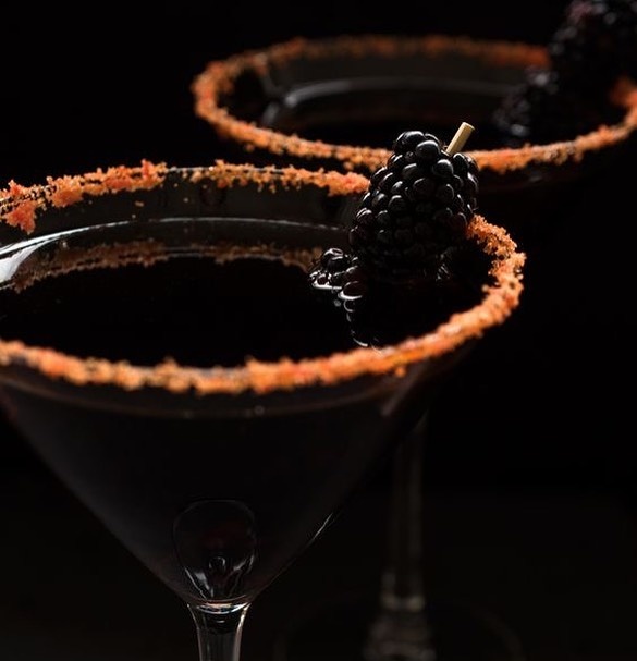 Páratlan élmény a fekete ételek ünnepe Budapesten