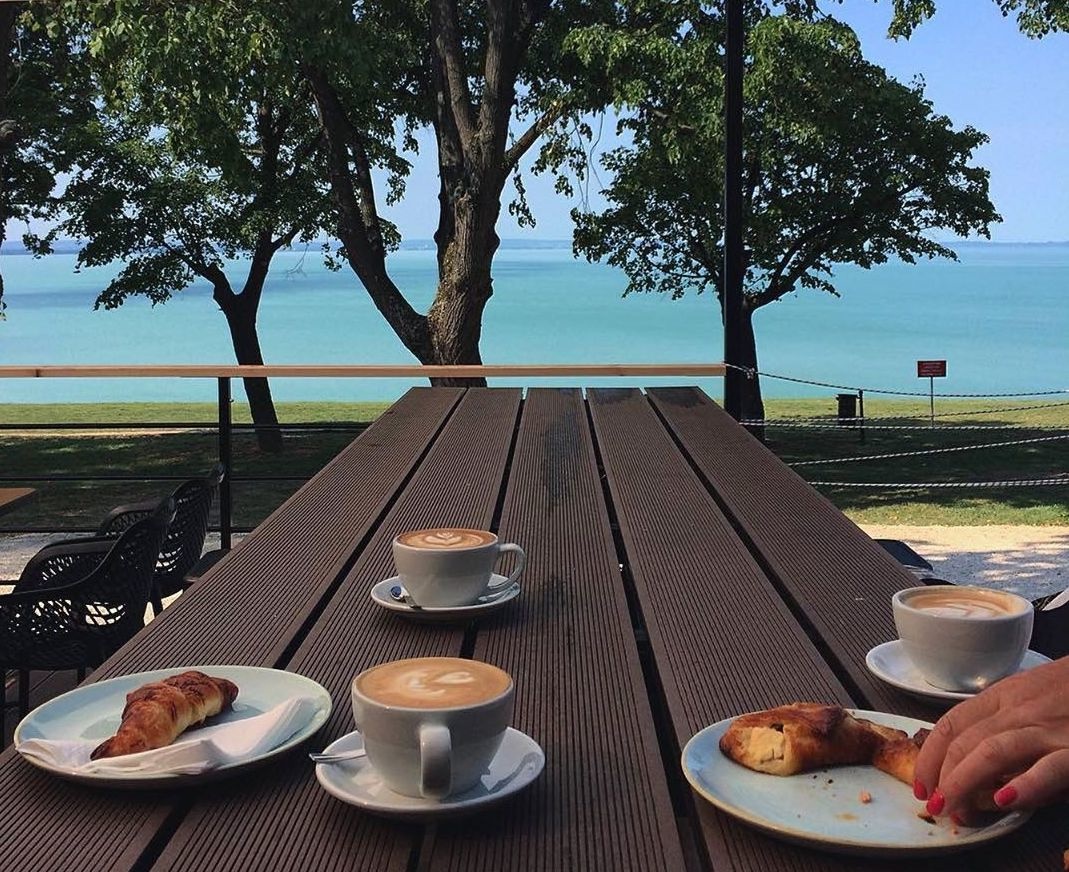 5 szuper reggelizőhely a Balatonnál