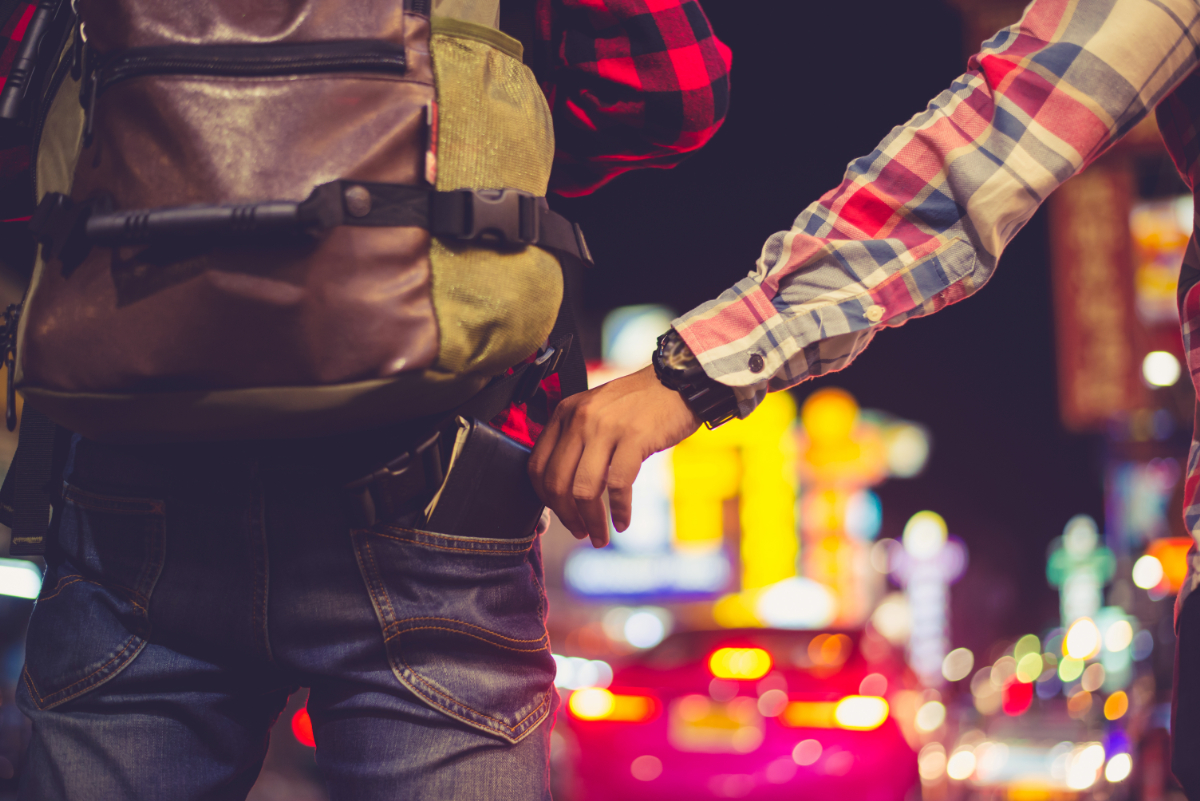 Egyre kreatívabbak a csalók: 7 ravasz trükk, amire figyelj a nyaralás alatt