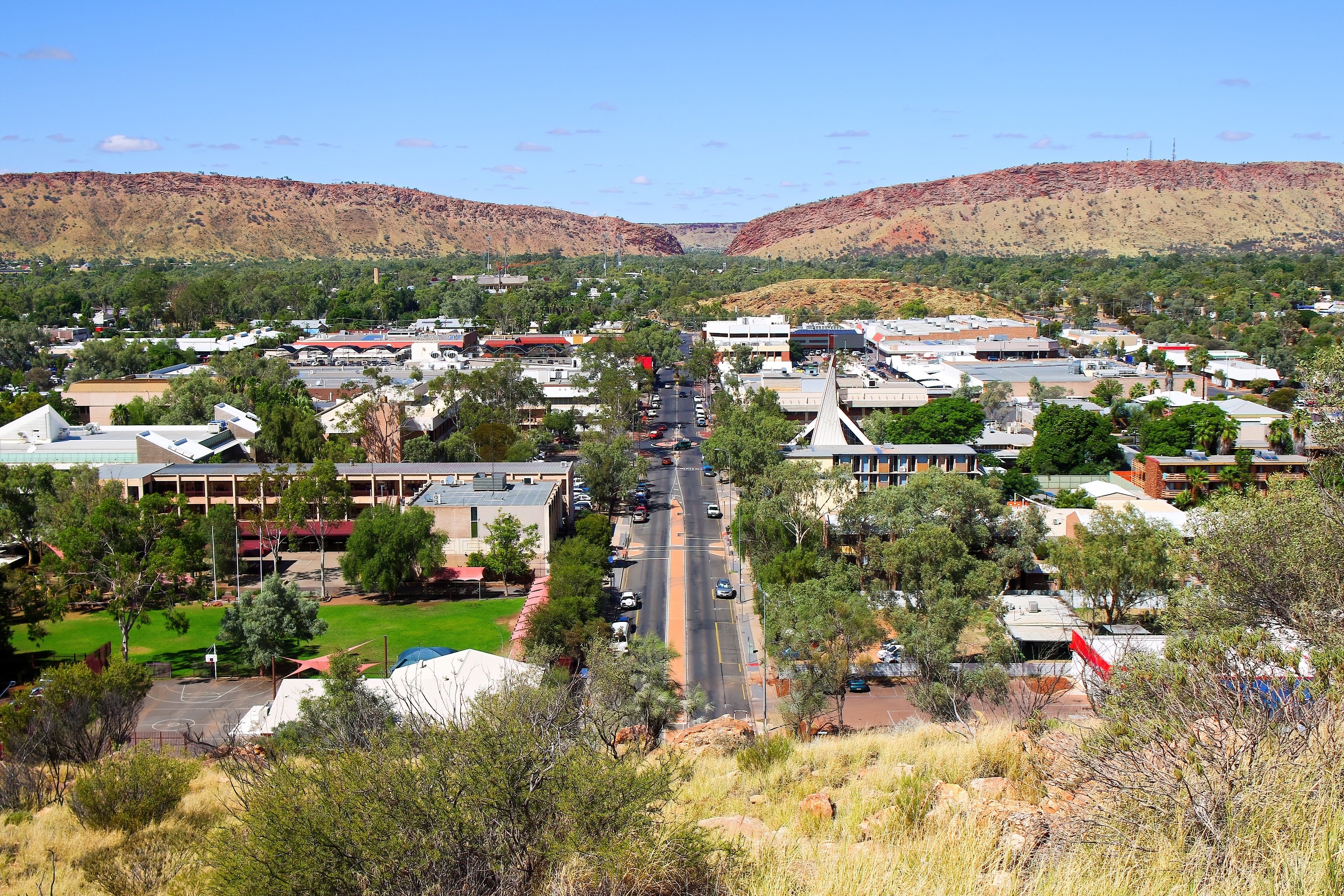 Kijárási tilalmat rendeltek el a kisvárosban, miután 150 ember összeverekedett a kocsmában