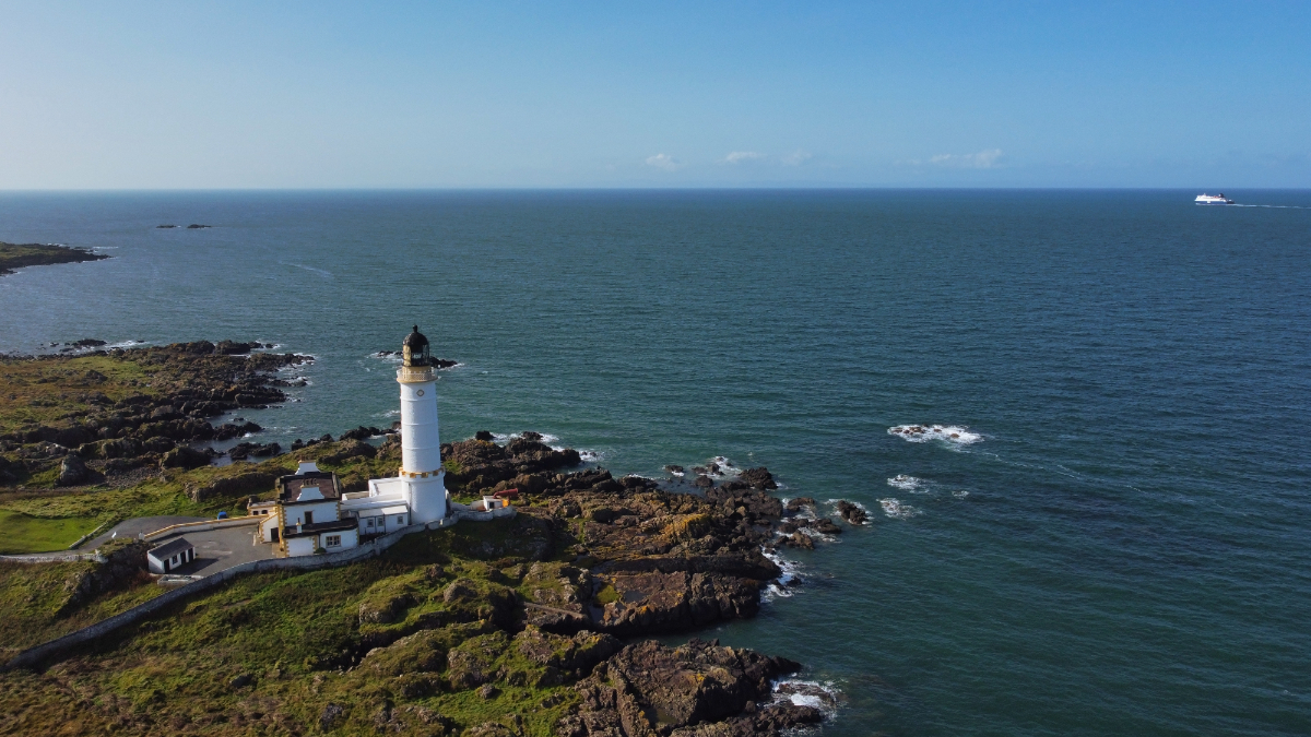 132 éves palackpostára bukkantak egy skót világítótoronyban – ez állt benne