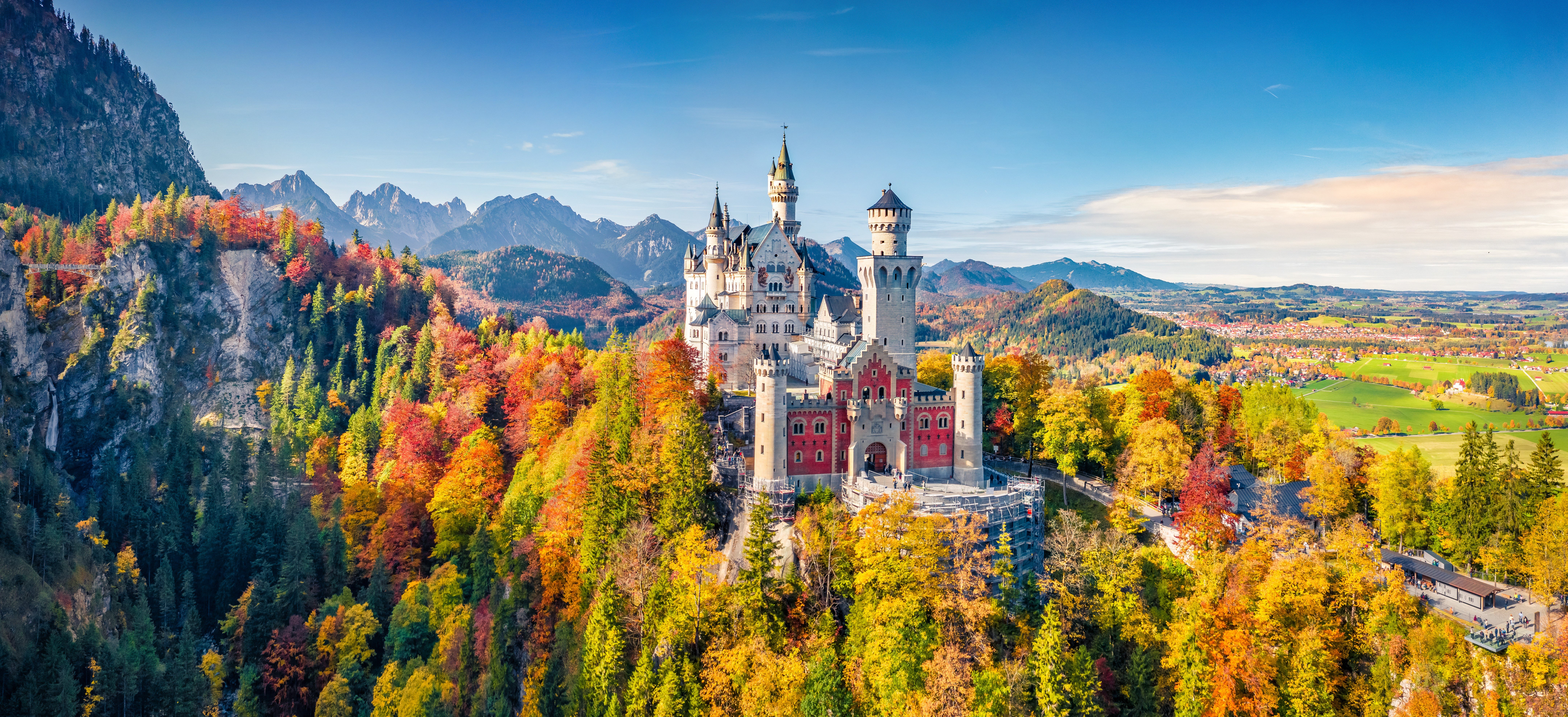 5 mesebeli kastély a Földön, amit Csipkerózsika is megirigyelne