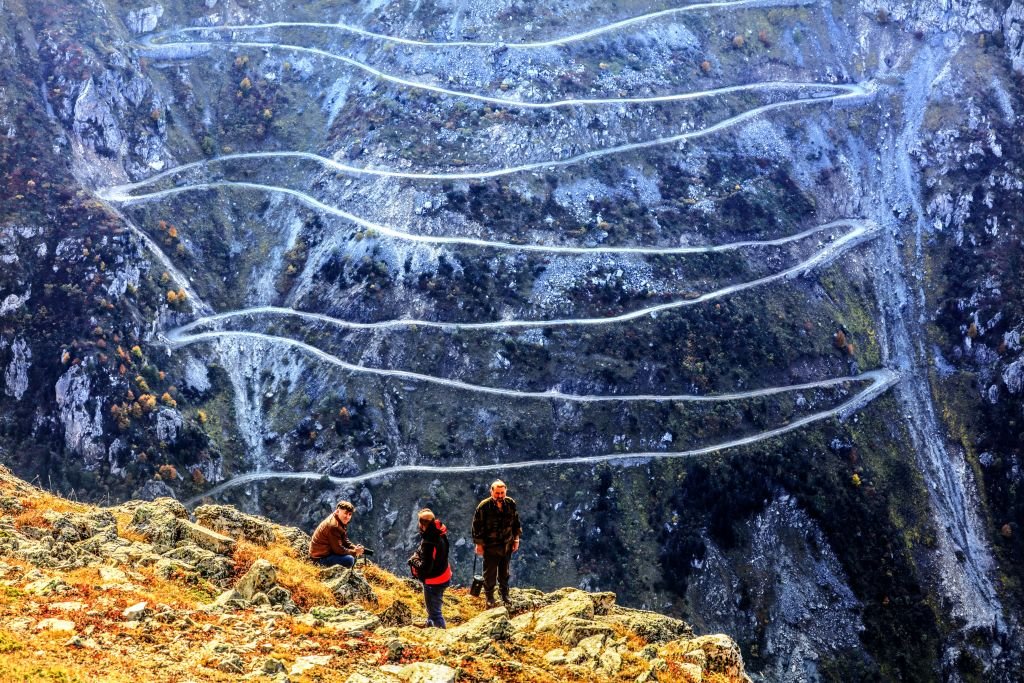 A 106 kilométer hosszú autóút, ahol egy hiba is végzetes lehet