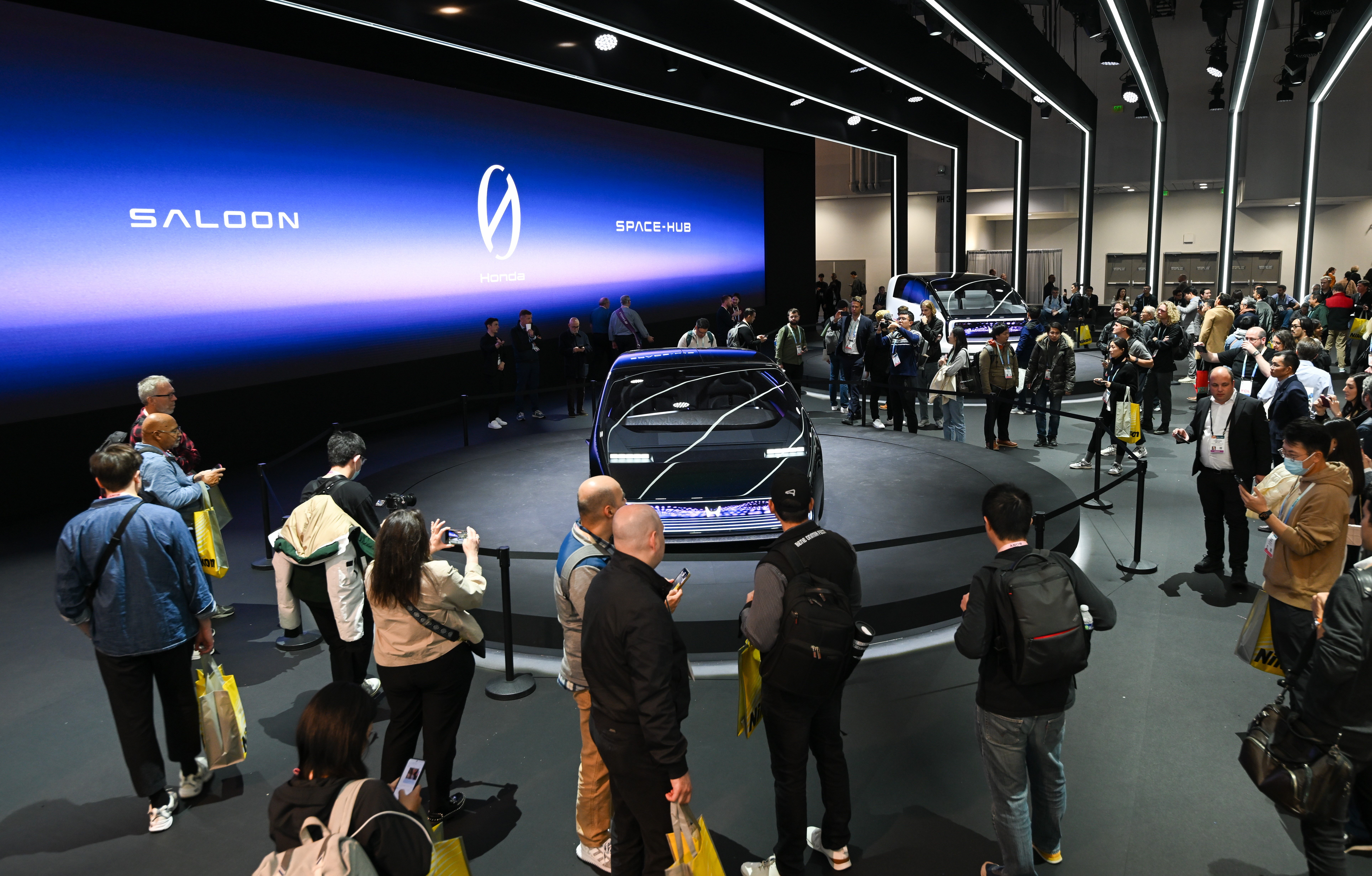 CES 2024: az autógyártók már az elektromos hajtás alternatíváját keresik