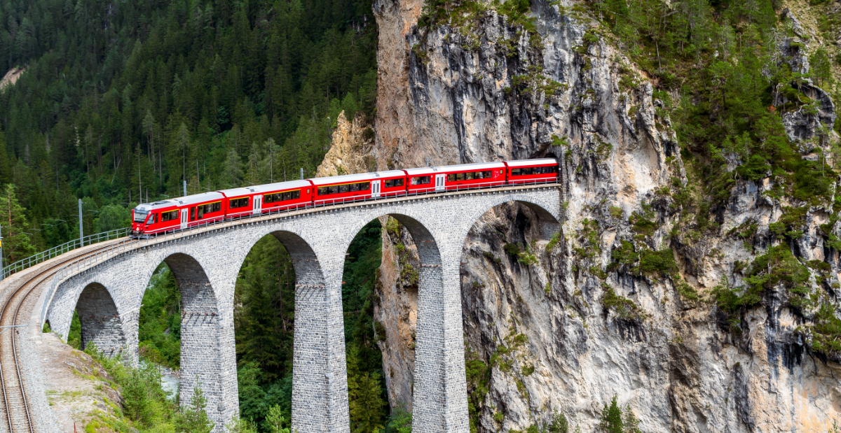A lélegzeted is eláll: ez a világ 10 legpazarabb vonatos útja