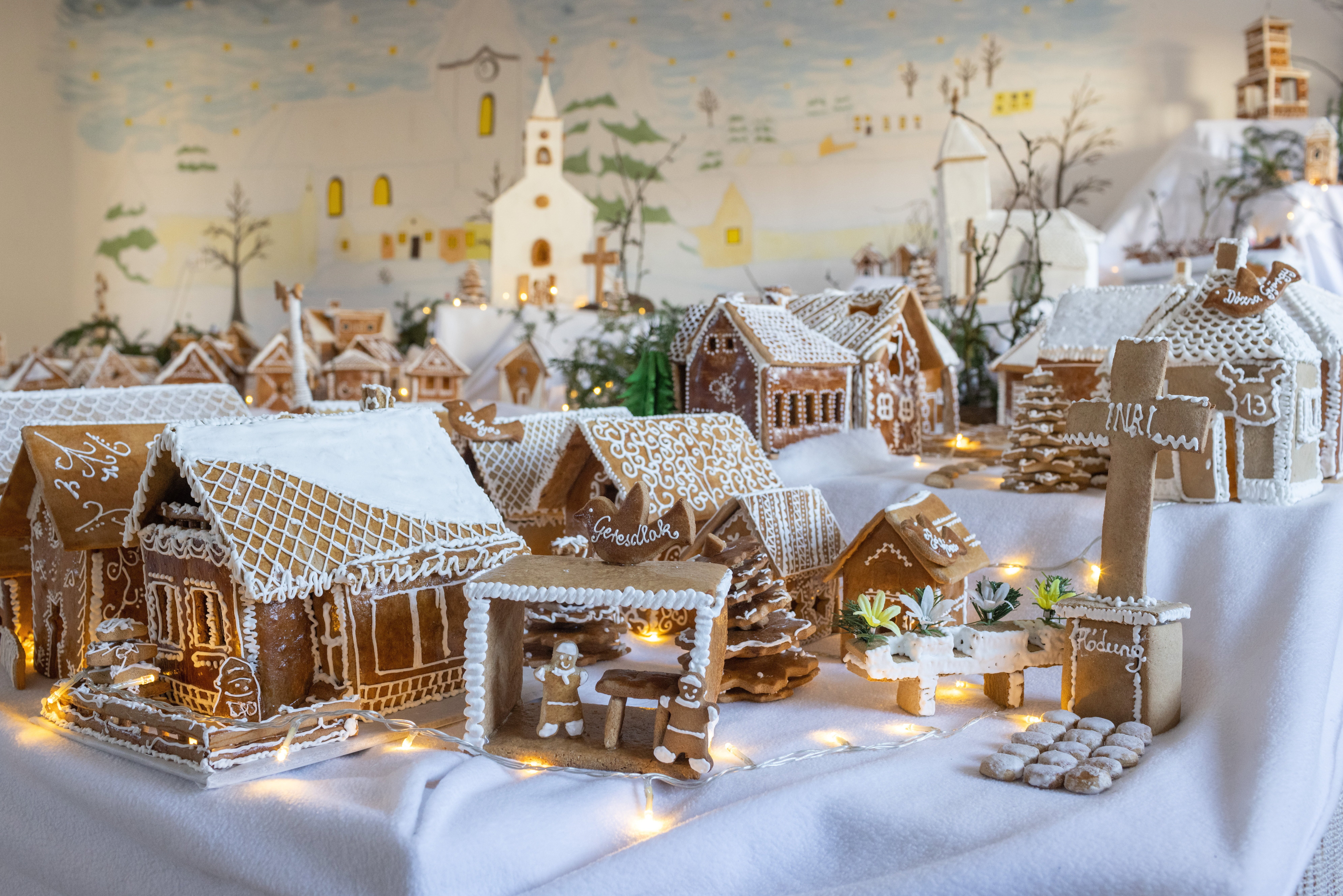 Megsütötték az ország legnagyobb mézeskalácsfaluját