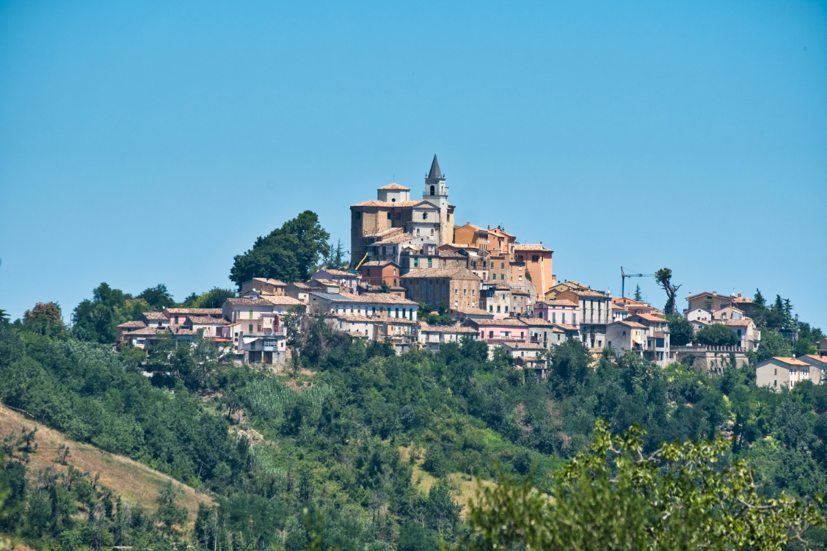 1 euró, 40 ingatlan: tengerparthoz közeli olasz falu keresi új lakóit