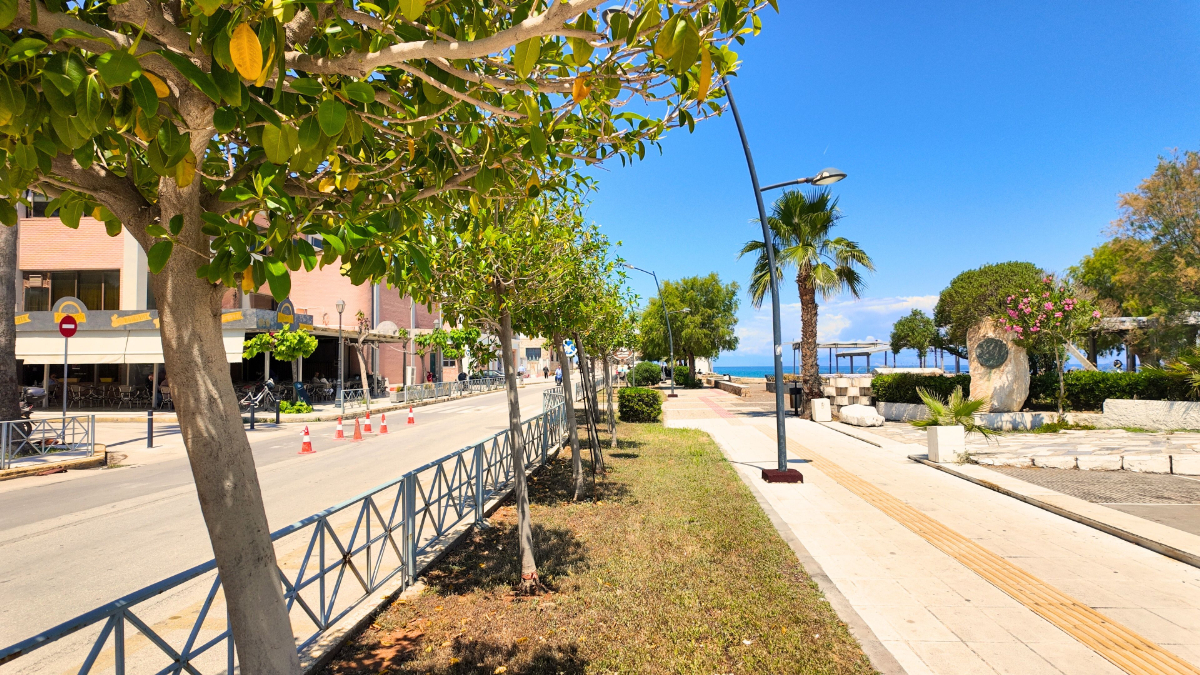 A megfizethető görög falu, ami az athéniak egyik jól ismert nyaralóhelye