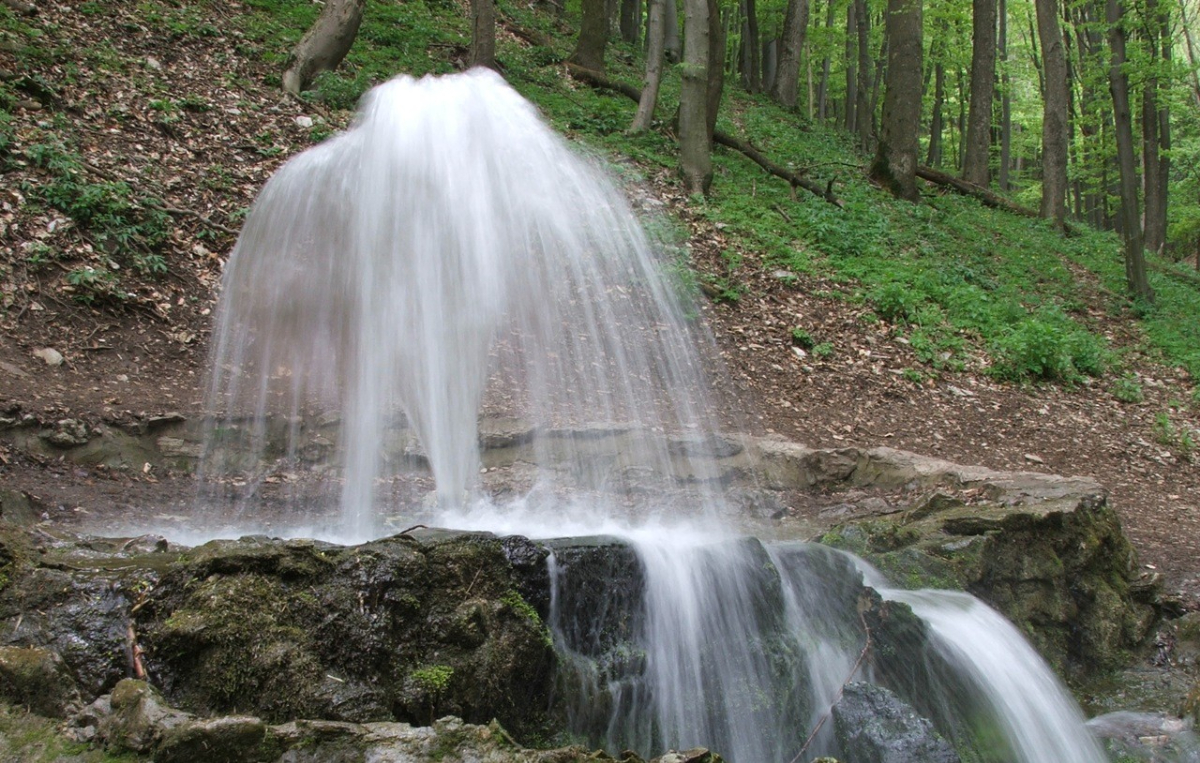 7 kristálytiszta, hűsítő forrás Magyarországon, ahol felfrissülhetsz a nyári kánikulában