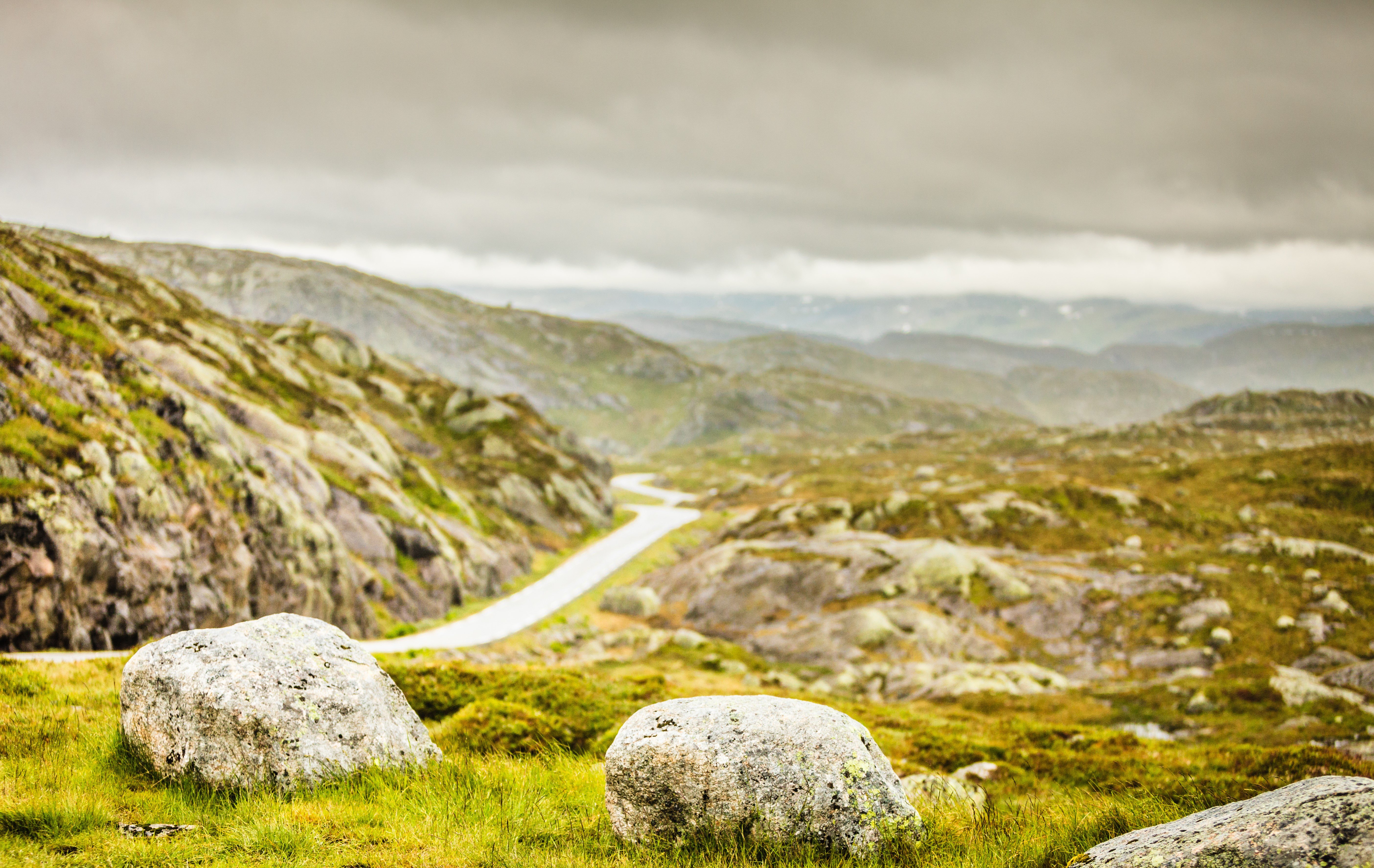 Lehet, hogy Európa legijesztőbb szerpentinje, de a látvány mindenért kárpótol