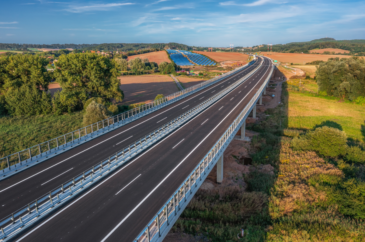 Európában elsőként itt engedik a 150 km/h-t az autópályákon
