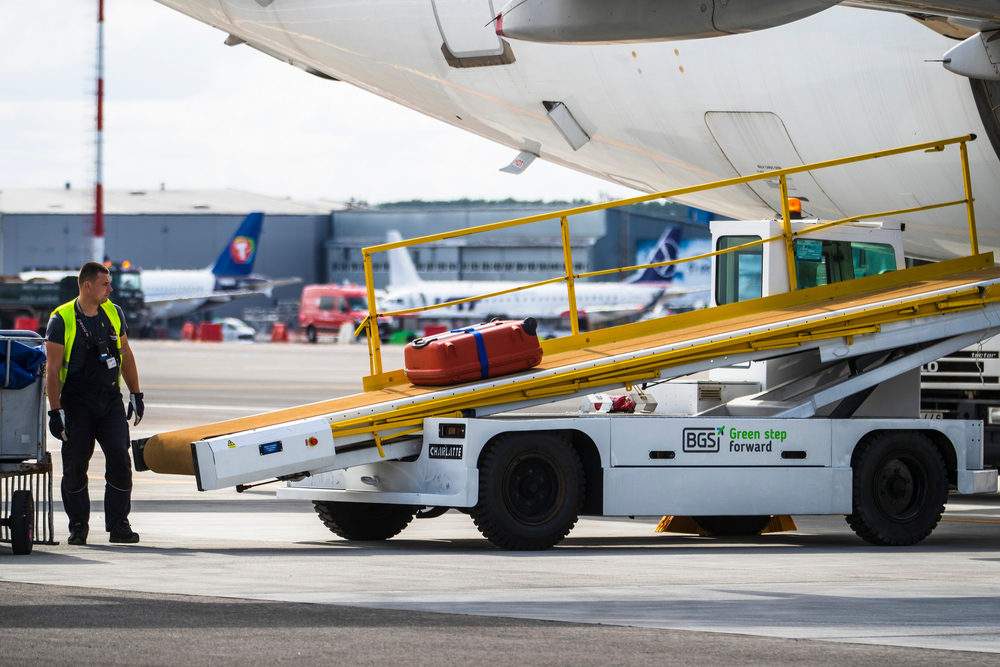 Ha ilyen bőrönddel utazol, elkerülöd a poggyászkezelők bosszúját