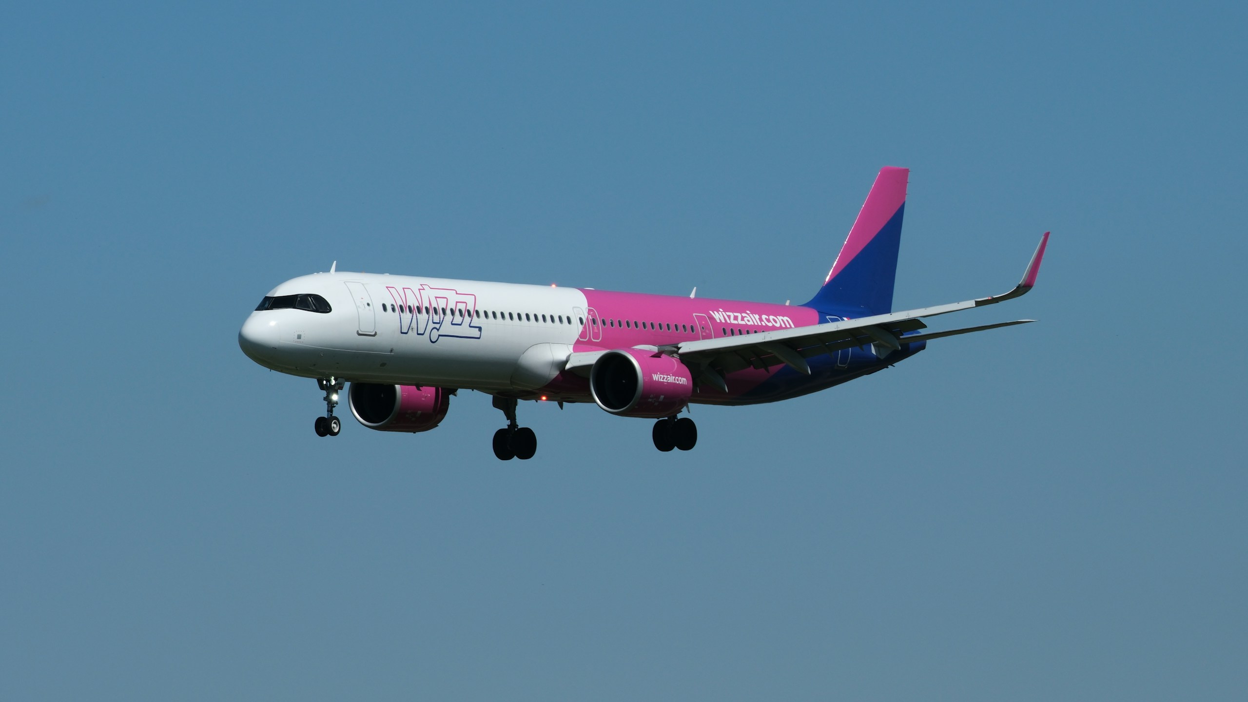 Ennyit keresnek a Wizz Air pilótái 2025-ben