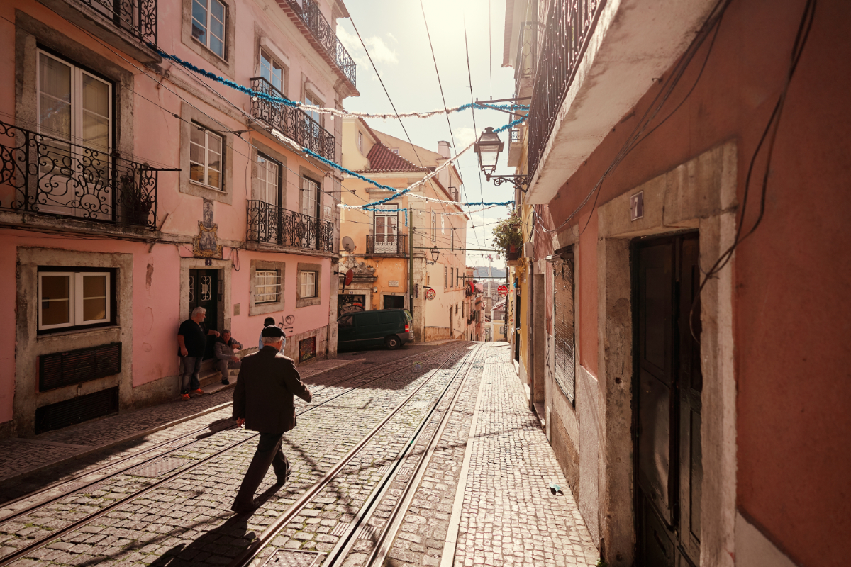 Ezt a gyönyörű várost imádják a fiatalok, de az időseknek rémálom is lehet