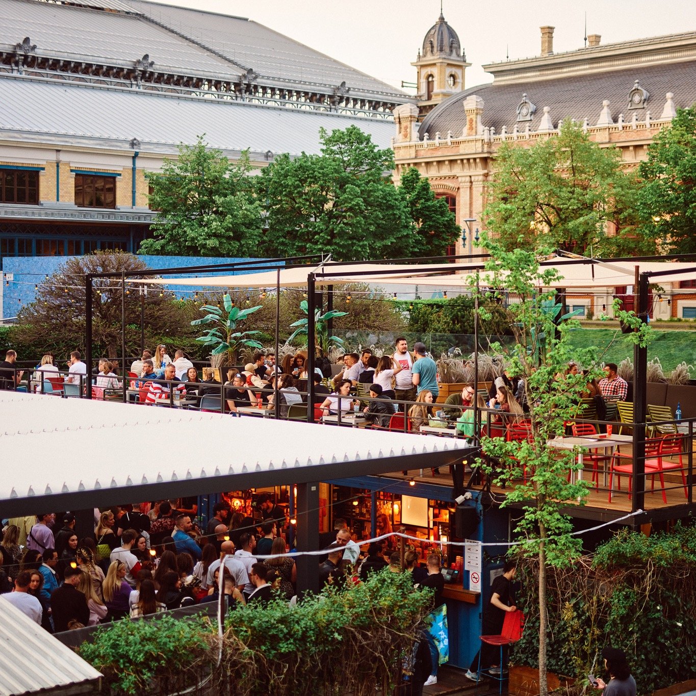 Ki a teraszra! – hangulatos kerthelyiségek Budapesten, ahol kedvedre ejtőzhetsz