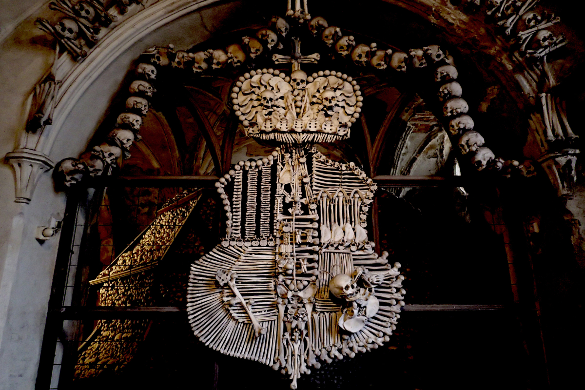 40 ezer emberi csont borítja Európa legmorbidabb látványosságát