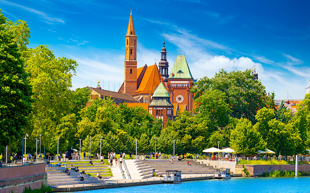 proslgn, Shutterstock