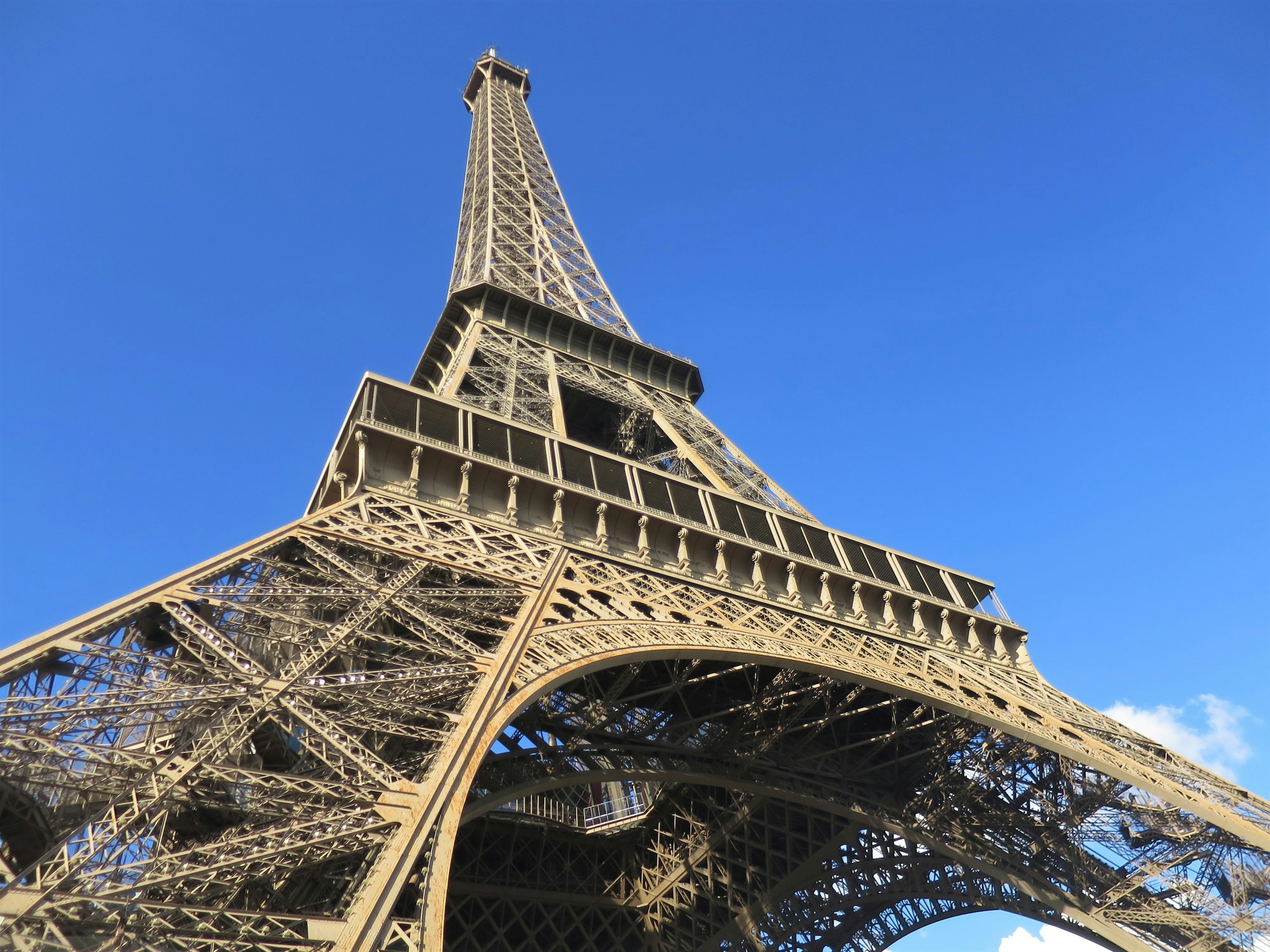 2026-ban lebontják az Eiffel-tornyot?