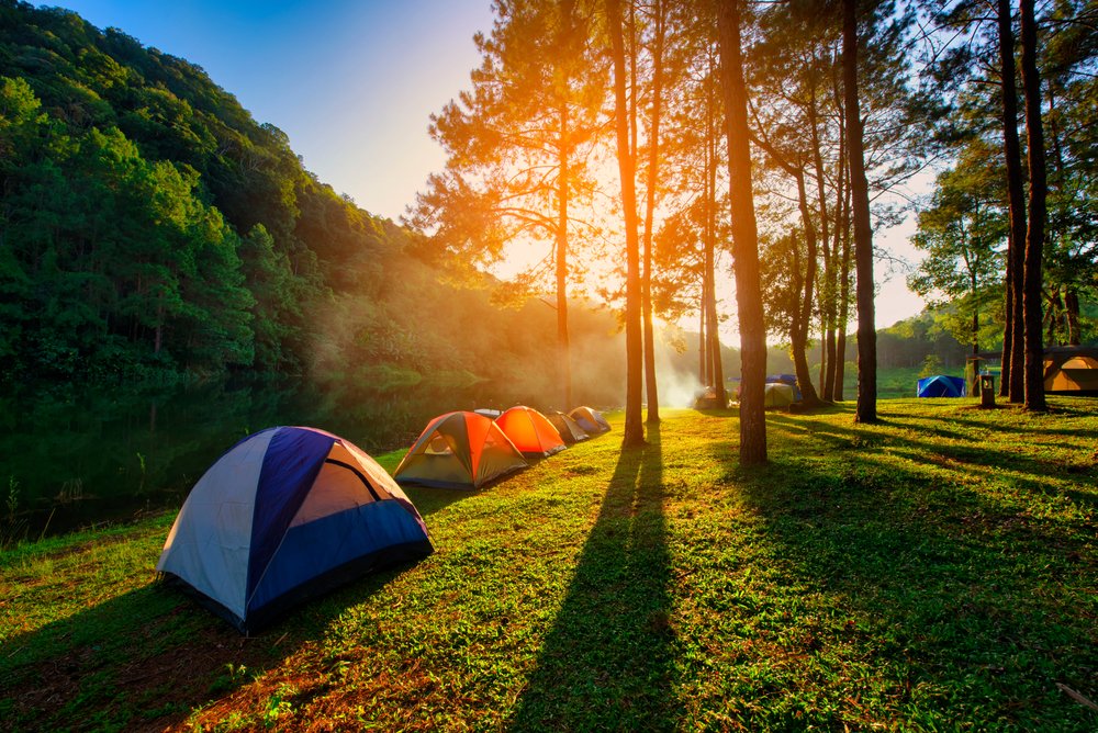6 bosszantó szokás, amit soha ne csinálj kempingezés közben!