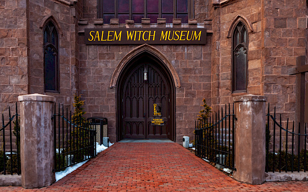 Dominionart, Shutterstock