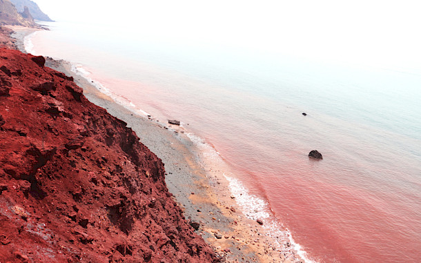 R.Faezeh, Shutterstock