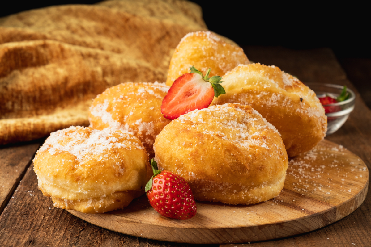 Feldobnád a farsangot? Próbáld ki a fánk trópusi változatát, a hawaii malasadát