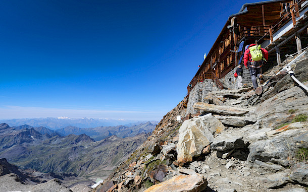 Davide Calabresi, Shutterstock