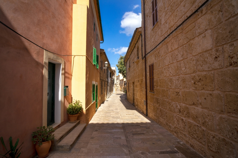 Ingyen ház és biztos munka vár, ha ebbe a spanyol faluba költözöl