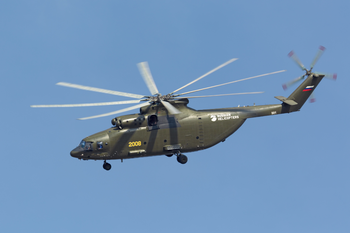 A világ legnagyobb helikoptere egy 20 tonnás mamutot is a levegőbe emelt