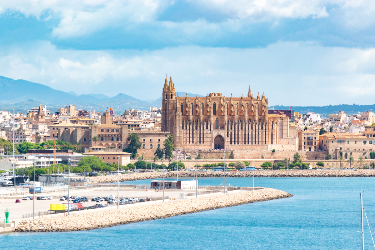 Mallorca korlátozza a turisták számát a nyári szezonban