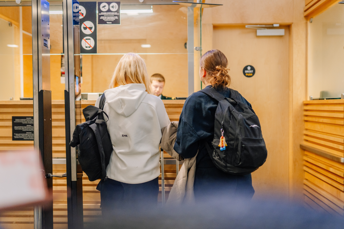 Nagy bajba kerülhetsz, ha ezzel az ártatlannak tűnő mondattal viccelődsz a repülőtéren