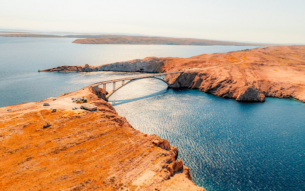 zedspider, Shutterstock