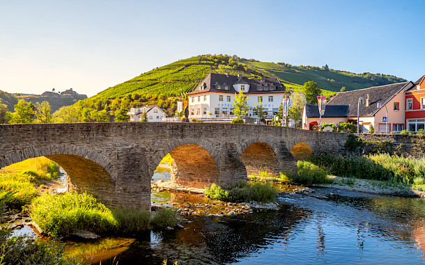 Sina Ettmer Photography, Shutterstock