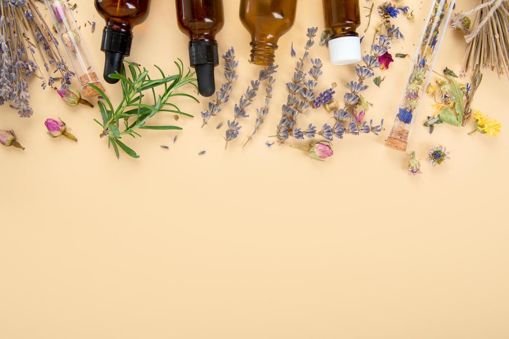 5 természetes gyógyír, ami nem hiányozhat nyaraláskor a táskádból