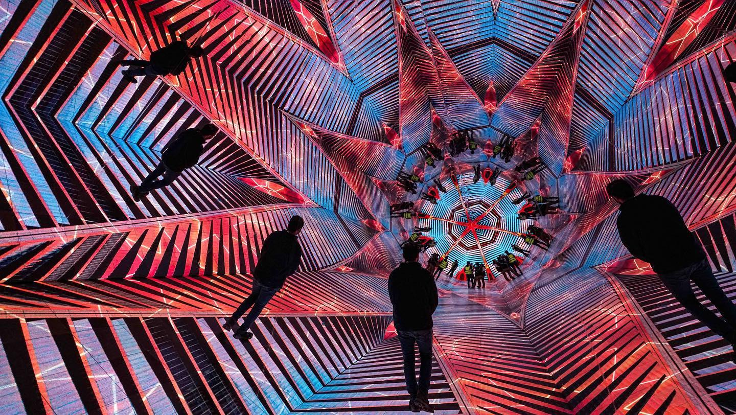 Belesétálnál a világ legnagyobb kaleidoszkópjába?